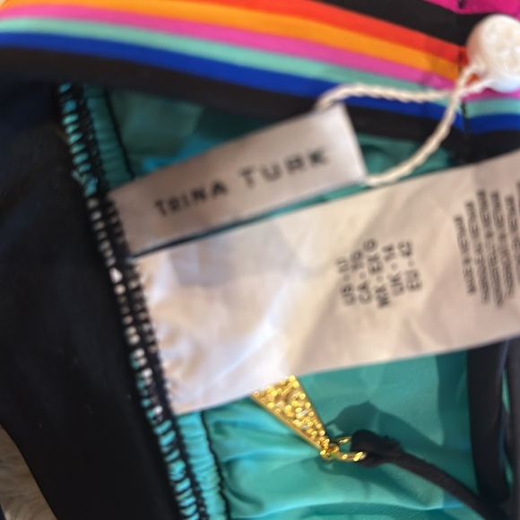 Swimsuit and coverup - Picture 4 of 6